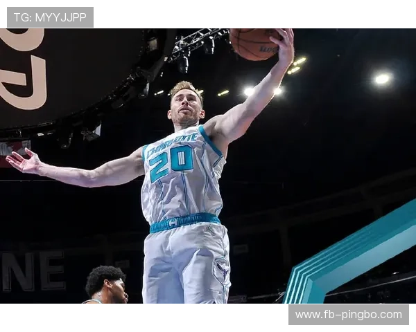 拉希德·华莱士利用挡拆创造投篮空间提升三分命中率对比同期内线明显优越